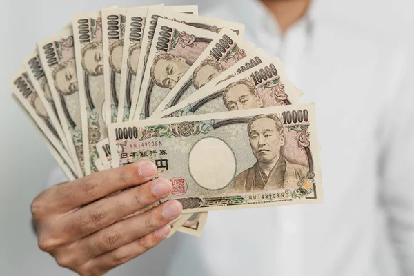 Він Тримав Японську Банкноту Стеку Тисячі Ієн Японська Готівка Податок — стокове фото