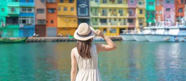 Mulher Viajante Visitando Taiwan Turista Com Chapéu Turismo Keelung Porto — Fotografia de Stock