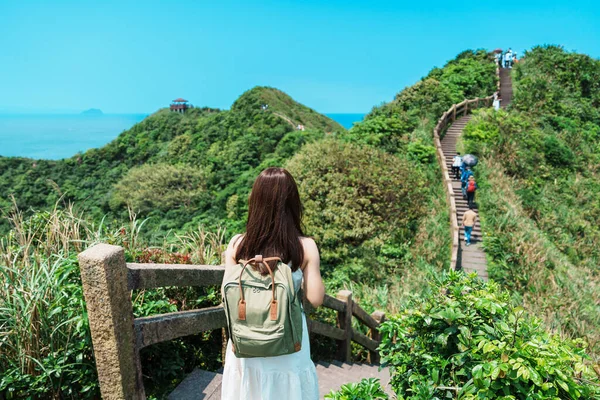 Mulher Viajante Visitando Taiwan Turista Com Mochila Passeios Bitou Cape — Fotografia de Stock