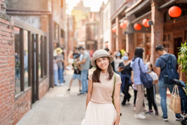 Viajera Mujer Que Visita Taiwán Turista Con Mochila Sombrero Turismo — Foto de Stock