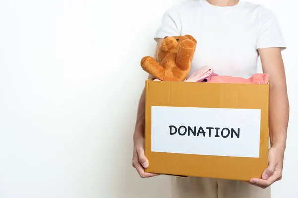 Concepto Donación Caridad Voluntariado Donación Entrega Niños Mano Sosteniendo Muñeca — Foto de Stock