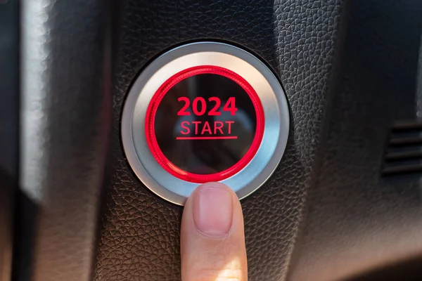 Otomobilin Içinde 2024 Start Metni Olan Bir Kontak Düğmesine Bas — Stok fotoğraf