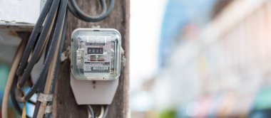Ev aletleri için elektrik sayacı. ev ve ofis enerji maliyeti için elektrik kullanım denetimleri
