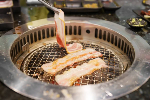 Hand Grilling Meat Pork Stove Serve Restaurant Japanese Food Korean — Stock Photo, Image