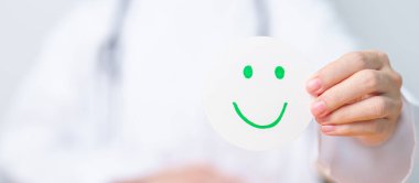 Doktor Mutlu Gülümseyen Yüz Kağıdı, Ruh Sağlığı Değerlendirmesi, Psikoloji, Sağlık Değerlendirmesi, Pozitif Geribildirim, Müşteri Eleştirisi, İyi Deneyim, Memnuniyet Anketi, Dünya Akıl Sağlığı Günü Konsepti