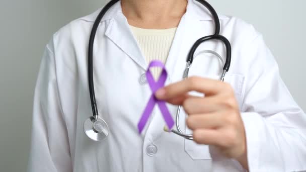 Purple Ribbon Violence Pancreatic Esophageal Testicular Cancer Alzheimer Epilepsy Lupus — ストック動画