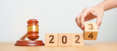 2023 Chcnge 'den 2024' e. Yargıç Tokmak da masada. Hukuk, avukat, yargı, adalet açık artırması ve teklif konsepti