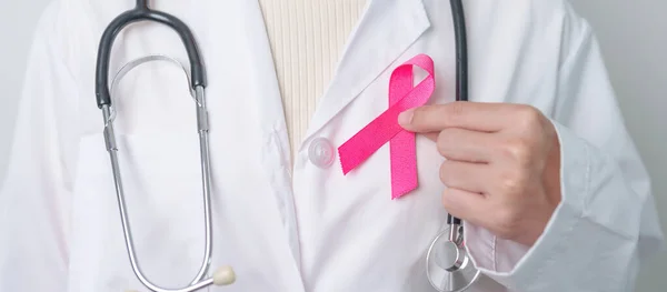 Pink October Breast Cancer Awareness Month Medico Con Nastro Rosa — Foto Stock