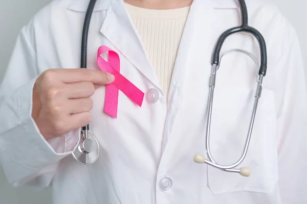 Pink October Breast Cancer Awareness Month Medico Con Nastro Rosa — Foto Stock