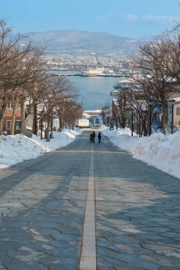Kış mevsiminde Hachiman Zaka Slope ve Snow. Japonya 'nın Hokkaido şehrinde önemli ve popüler bir yer. Seyahat ve Tatil kavramı
