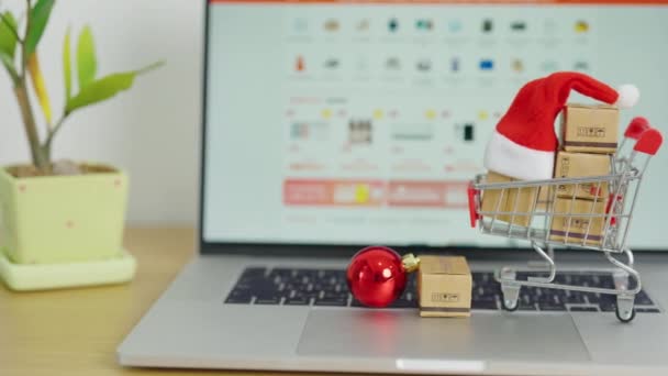 Christmas Online Shopping Koncept Lådor Med Kundvagn Bärbar Dator Försäljning — Stockvideo