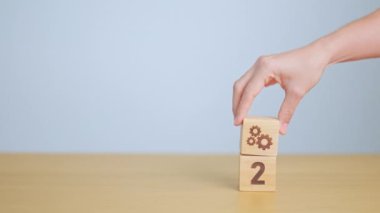 2024 blok ve vites simgesi. İş Süreci, Takım Çalışması, Hedef, Çözünürlük, Strateji, Plan, Eylem, motivasyon, değişim, beyin fırtınası ve Yeni Yıl Kavramları