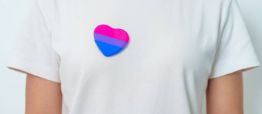 Biseksüellik Kutlama Günü ve LGBT gurur ayı, LGBTQ + veya LGBTQIA + kavramı. Lezbiyen, Gey, Biseksüel, Transseksüel, Eşcinsel ve Panseksüel Topluluğu için el ele tutuşmalar