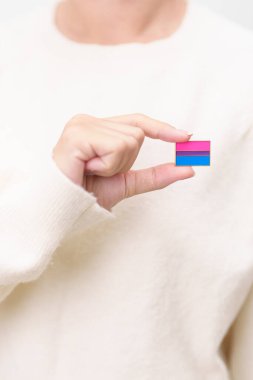 Biseksüellik Kutlama Günü ve LGBT gurur ayı, LGBTQ veya LGBTQIA konsepti. Lezbiyen, Gey, Biseksüel, Transseksüel, Eşcinsel, Panseksüel, Evlilik Eşitliği Yasası için el ele tutuşmalar