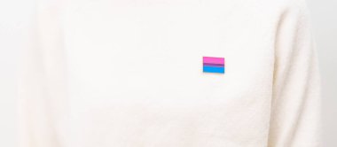 Biseksüellik Kutlama Günü ve LGBT gurur ayı, LGBTQ veya LGBTQIA konsepti. Lezbiyen, Gey, Biseksüel, Transseksüel, Eşcinsel, Panseksüel, Evlilik Eşitliği Yasası için el ele tutuşmalar