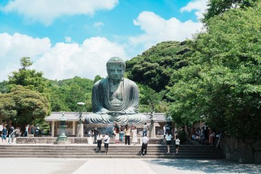Kamakura ya da Daibutsu Büyük Buda, Kamakura, Kanagawa ili 'nde bulunan bir heykeldir. Tokyo, Japonya yakınlarındaki turistler için önemli ve popüler. Kanagawa Bölgesi, Japonya, 13 Temmuz 2025