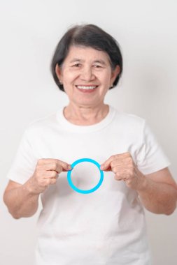 Dünya Diyabet Günü için Mavi Çember, Mavi Kasım Sağlık Ayı, Diyabet Bilinci, Kan şekeri kontrolü, İnsülin, Glikoz taraması, Sağlıklı Yaşam tarzı, Kronik Hastalıklar Kontrolü 