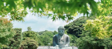 Kamakura ya da Daibutsu Büyük Buda, Kamakura, Kanagawa ili 'nde bulunan bir heykeldir. Tokyo, Japonya yakınlarındaki turistler için önemli ve popüler. Kanagawa Bölgesi, Japonya, 13 Temmuz 2025