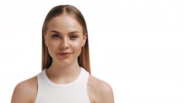 Beauty Skin Head Shoulders Blond Woman Model Touching Glowing Hydrated — Vídeo de stock