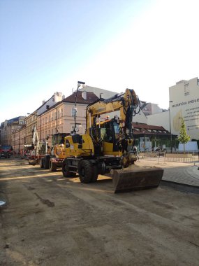 Prag, Çek Cumhuriyeti - 2 Mayıs 2024: Sarı buldozer liebherr New Town bölgesi. Yüksek kalite fotoğraf