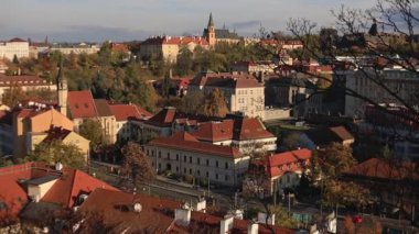 Prag, Çek Cumhuriyeti - 17 Kasım 2023: Vysehrad 'tan sonbahar manzarası. Yüksek kaliteli FullHD görüntüler