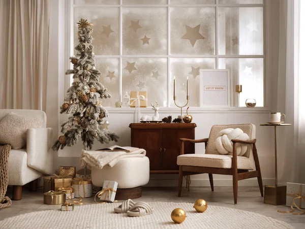 Menakjubkan Dan Nyaman Natal Ruang Tamu Interior Dengan Rak Kursi — Stok Foto