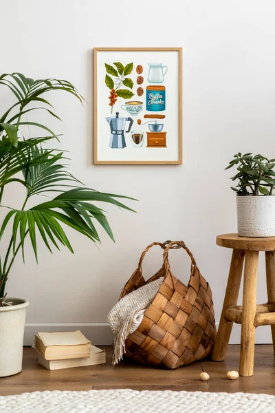Słoneczne Przytulne Wnętrze Salonu Drewnianym Stołkiem Makiety Rama Plakat Rośliny — Zdjęcie stockowe