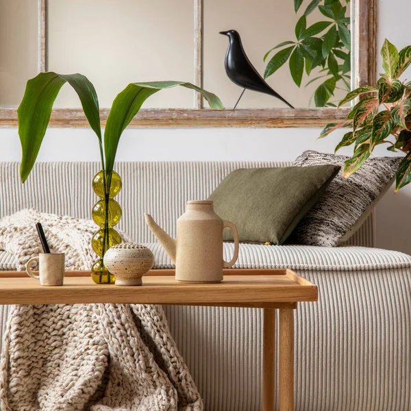 Komposisi Estetika Interior Ruang Terbuka Dengan Sofa Modular Meja Kopi — Stok Foto