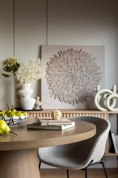 Diseño Interior Comedor Estético Elegante Con Cómoda Elegante Mesa Redonda — Foto de Stock
