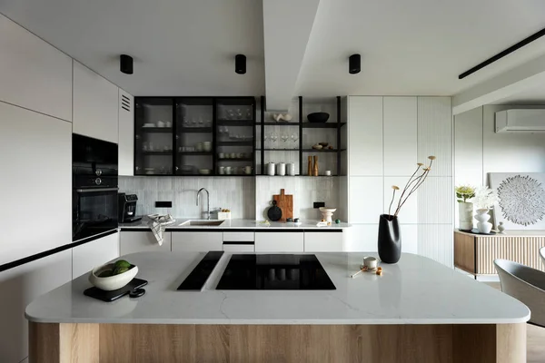 Composição Moderna Espaço Cozinha Com Ilha Cozinha Design Mesa Cinza — Fotografia de Stock