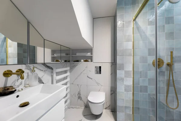 Creative Composition Bathroom Interior Marble Tiles White Toilet Seat Gold — Stock Photo, Image