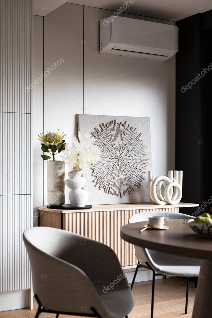 Interior Design Stanza Estetica Elegante Con Comò Elegante Tavolo