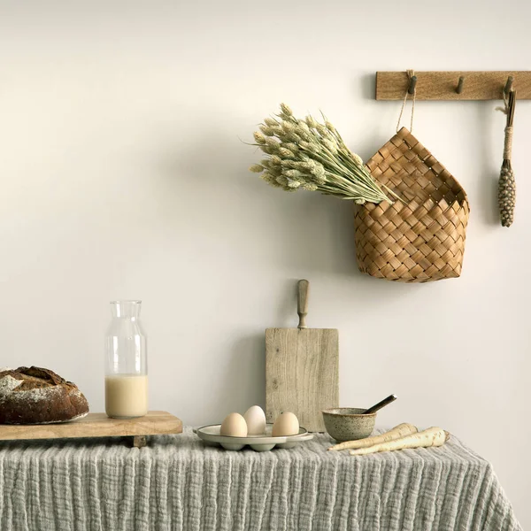 Desain Interior Ruang Dapur Dengan Commode Rotan Memotong Papan Gantungan — Stok Foto
