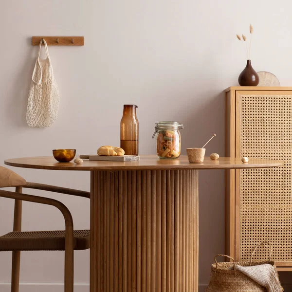 Komposisi Minimalis Makan Interior Dengan Meja Kayu Bundar Kursi Desain — Stok Foto