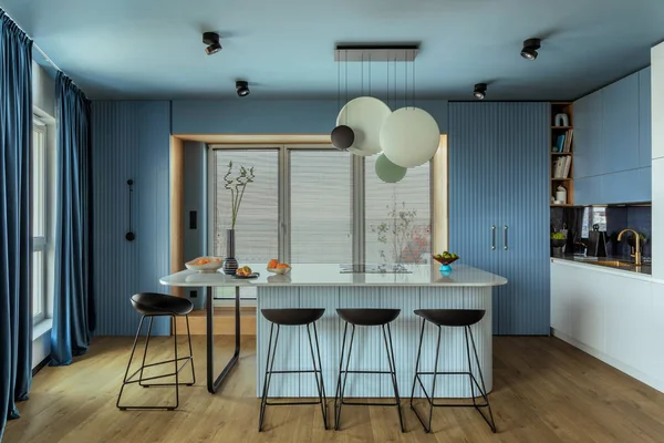 Interior Design Kitchen Space Marble Island Black Chockers Modern Lamp — Stock Photo, Image