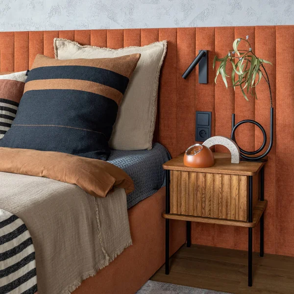 Minimalist Composition Bedroom Interior Orange Bed Beige Bedclothes Wooden Night — Stok fotoğraf