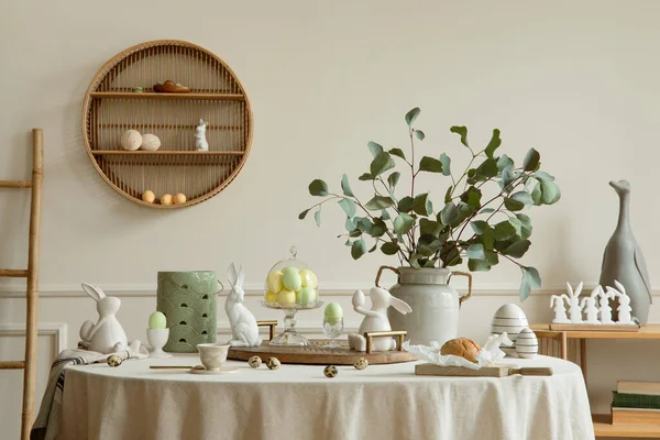 Interior Ruang Makan Yang Hangat Dan Musim Semi Dengan Aksesoris — Stok Foto