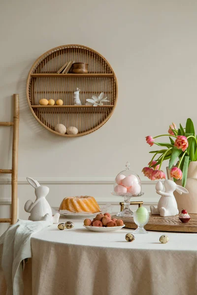 Interior Desain Easter Ruang Makan Interior Dengan Meja Bundar Rak — Stok Foto