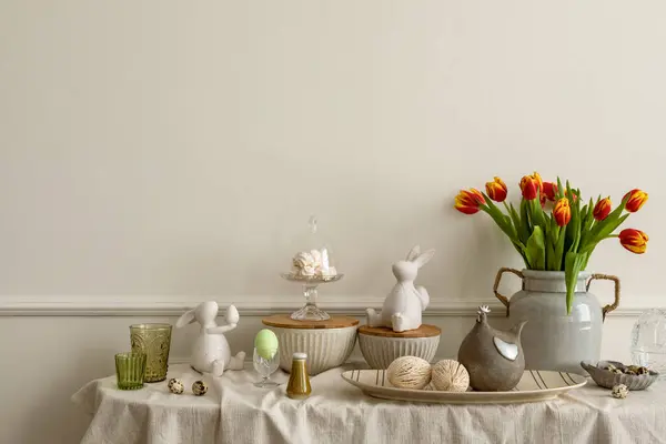 Minimalist Composition Living Room Nterior Copy Space Vase Tulips Bread — Stok Foto