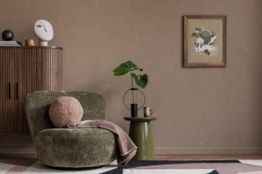 Poster çerçevesi, fotokopi odası, yeşil koltuk, yuvarlak sehpa, ahşap büfe, kahverengi ekose, yastık ve kişisel aksesuarları olan şık oturma odasının iç tasarımı. Ev dekoru. Şablon.