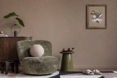 Poster çerçevesi, fotokopi odası, yeşil koltuk, yuvarlak sehpa, ahşap büfe, kahverengi ekose, yastık ve kişisel aksesuarları olan şık oturma odasının iç tasarımı. Ev dekoru. Şablon.