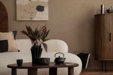 Model çerçeveli, fotokopi odası, koltuk, kanepe, sehpa, ahşap büfe, kahverengi ekose, yastık ve kişisel aksesuarları olan şık oturma odasının iç tasarımı. Ev dekoru. Şablon.