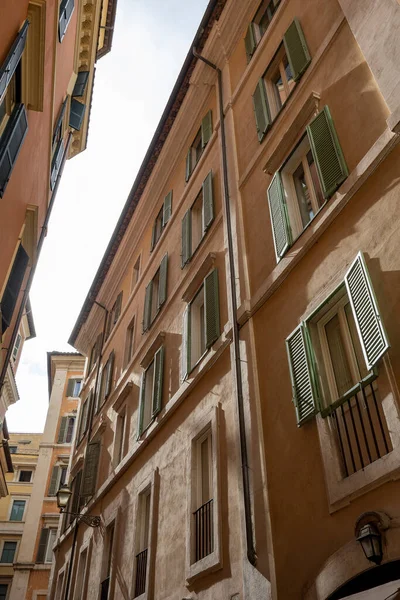 Lakóépület Homlokzata Róma Belvárosában Olaszországban Mediterrán Építészet — Stock Fotó