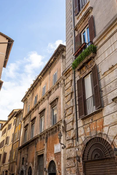 Residentieel Gebouw Gevel Het Centrum Van Rome Italië Mediterrane Architectuur — Stockfoto