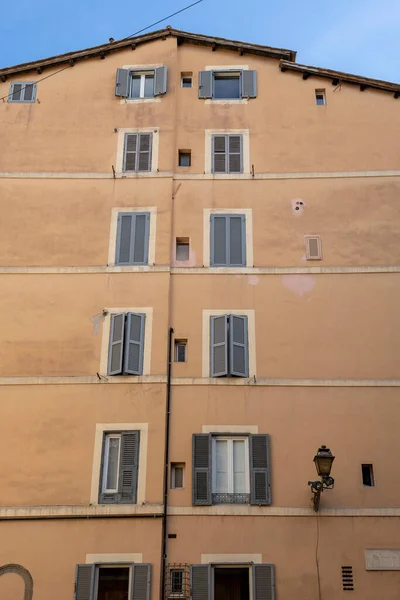 Lakóépület Homlokzat Róma Belvárosában Olaszországban — Stock Fotó