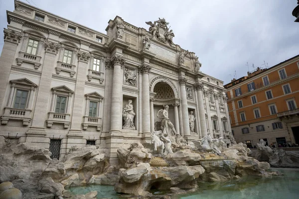 Fontana Trevi Trevin Suihkulähde Roomassa Trevin Suihkulähde Suurin Barokki Suihkulähde — kuvapankkivalokuva