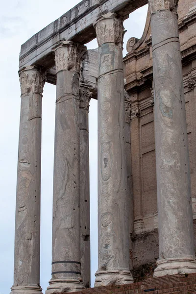 Detalle Columnas Del Templo Antonino Faustina Ubicadas Foro Romano Roma —  Fotos de Stock