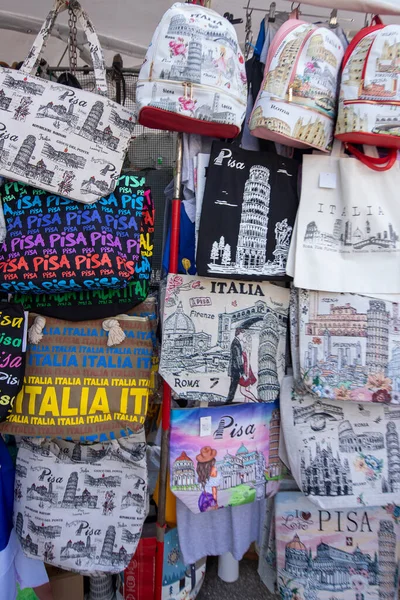 Pisa Italien Feb 2023 Handväskor Med Bilden Det Lutande Tornet — Stockfoto