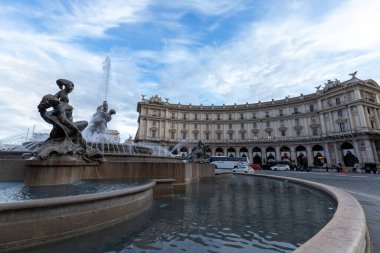 Roma, İtalya - Mart 03, 2023 - Piazza de la β bblica Çeşmesi. Roma, İtalya