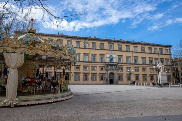 Барвистий Карусель Перед Палаццо Дукале Площі Яцца Наполеоне Історичному Центрі — стокове фото